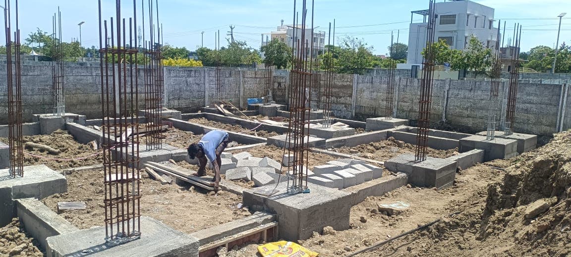 Laying isolated footings for foundation